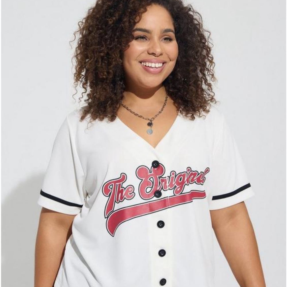 Torrid Disney Mickey Mouse Top Size 4 Plus Size Short Sleeve Jersey